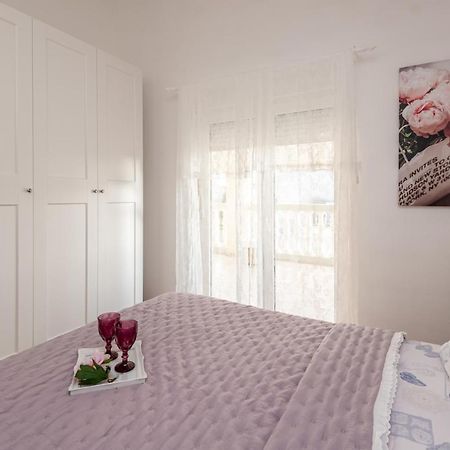 Magnolia apartmani Vodice Esterno foto