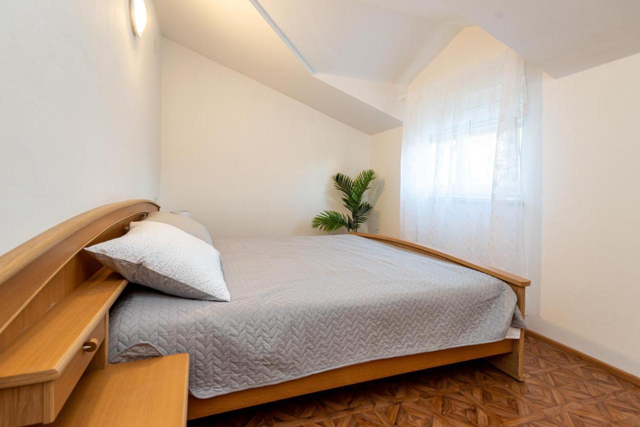 Magnolia apartmani Vodice Esterno foto